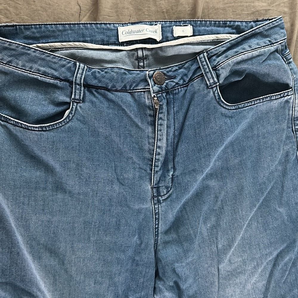 Coldwater Creek smooth and soft, lightweight denim trouser jeans, size 6 - Picture 3 of 10